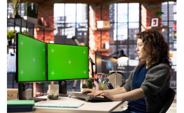 Windows 10 vs Windows 11: Which Should You Buy in 2025?